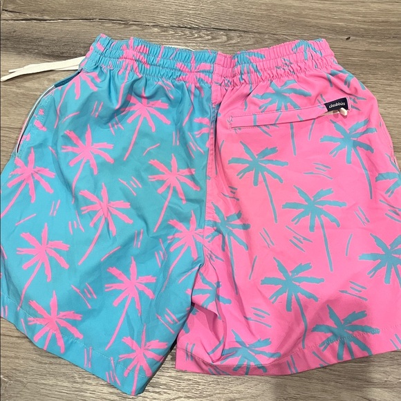 Chubbies swim trunks 2 pair bundle Small / inseam 5.5” Miami Vice Palm Beach - Picture 4 of 7